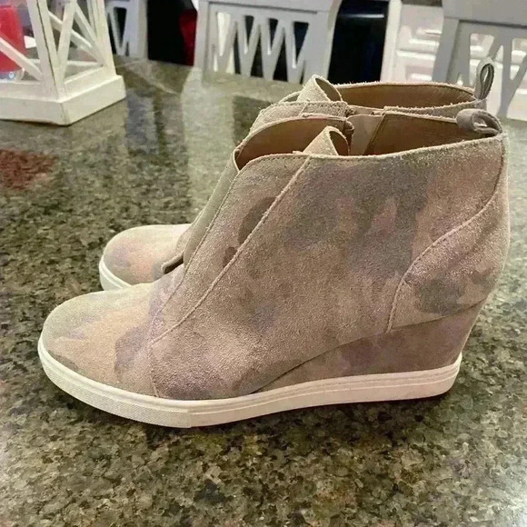 Linea Paolo Wedge Sneakers Suede Size 7 - Picture 4 of 8